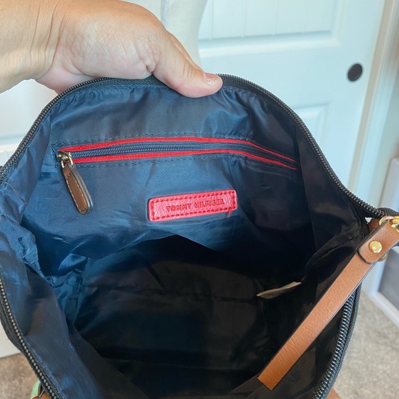 Cute Tommy Hilfiger Black Handbag - Picture 12 of 13